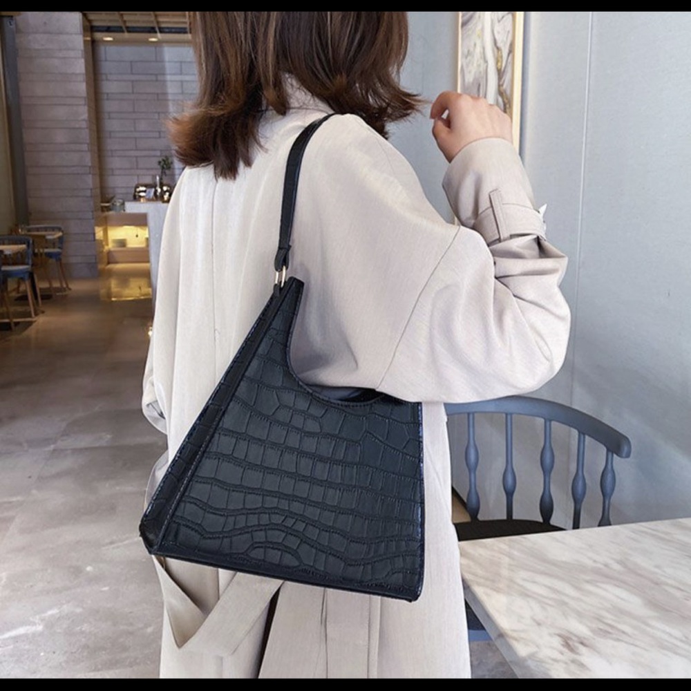 Rhombi shoulder bag